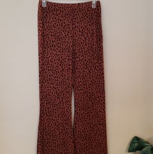 GREAT CONDITION! FOREVER 21 LEOPARD PRINT PANTS